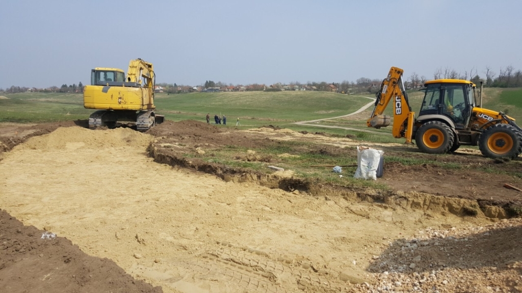 Backa Topola Uređuje Se Put Do Groblja U Tomislavcima